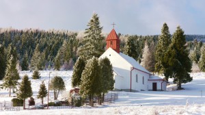 Hegyi kápolna Uhorna felett